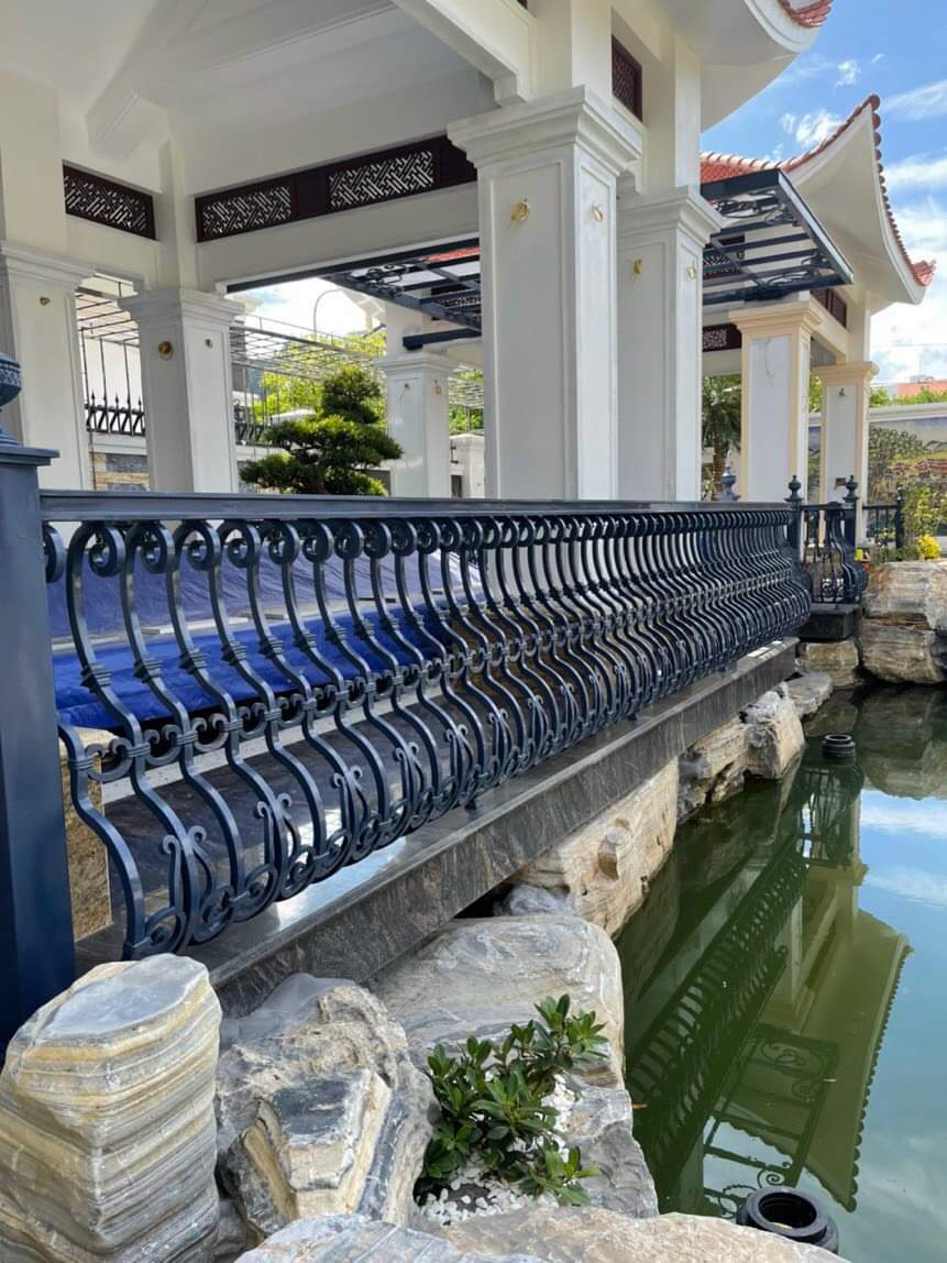 lan can sân vườn