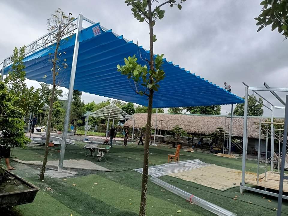 bạt mái xếp sân vườn