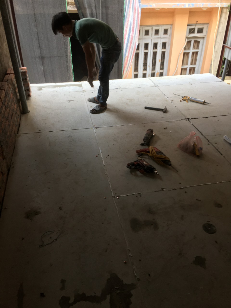 thi công sàn bê tông nhẹ